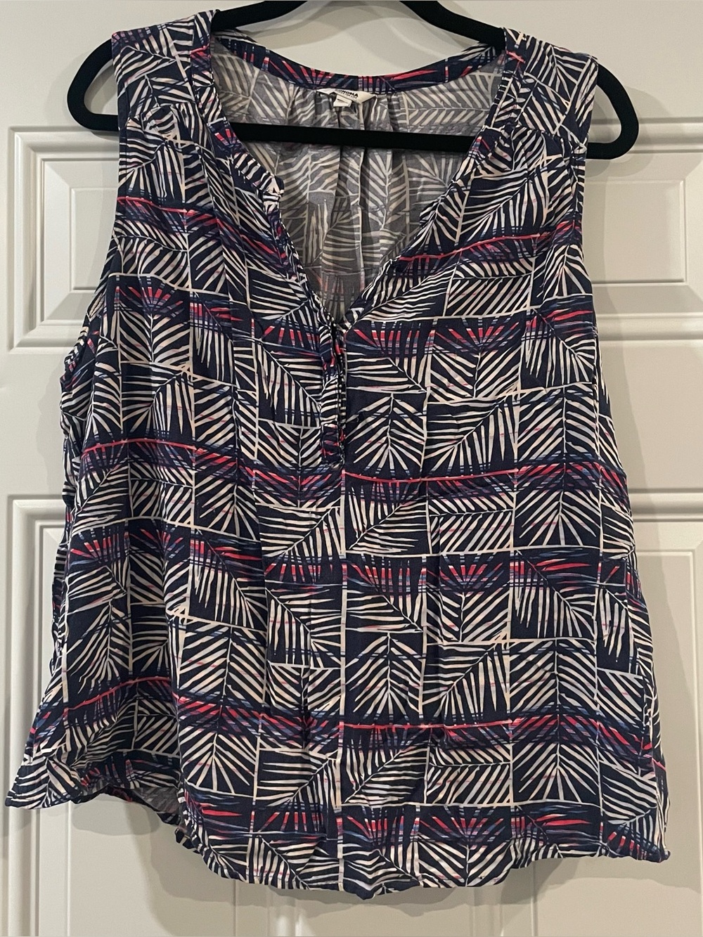 Sonoma Goods For Life Sleeveless V-neck size XL